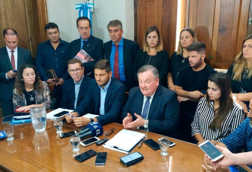Solicitan que el Gobierno deje sin efecto las medidas “suspender las exportaciones de carne no aportará soluciones y sumará más problemas al país”