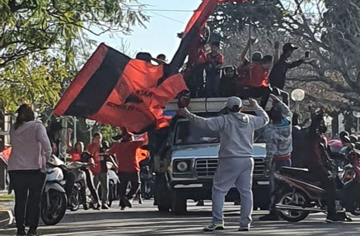 Tres días de aglomeraciones en la vía pública:, son “un acelerador de contagios de covid-19”