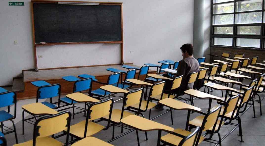 Advierten que el regreso a las aulas está condicionado por la ocupación de camas