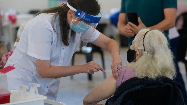 En lo que va del mes de junio, medio millón de santafesinos se inscribieron para ser inoculados