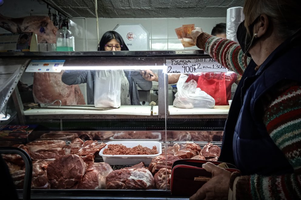 Durante el cierre de las exportaciones, el precio de la carne subió más que el resto de los alimentos