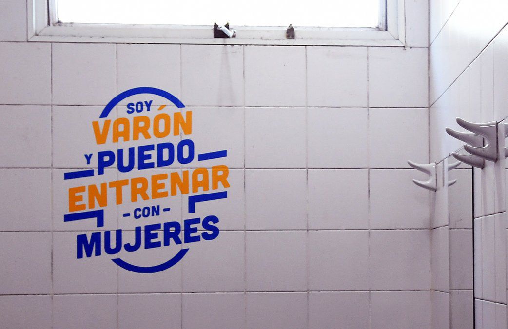 Un club de Santa fe libra una campaña contra la violencia machista que genera polémica entre los socios