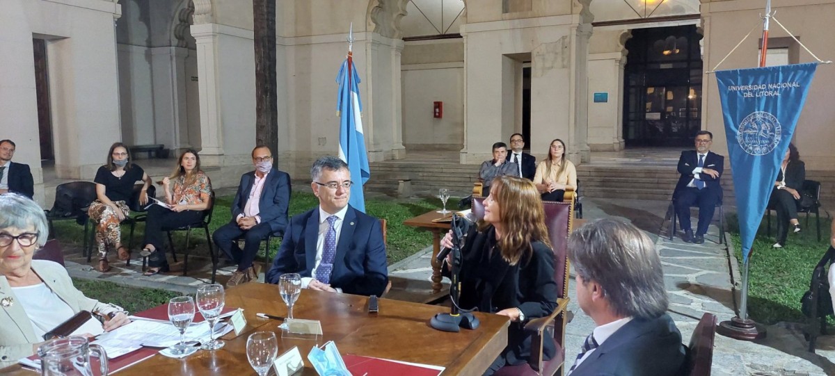 Claudia Levin es la primer decana en la historia de la Facultad de Ciencias Jurídicas de la UNL