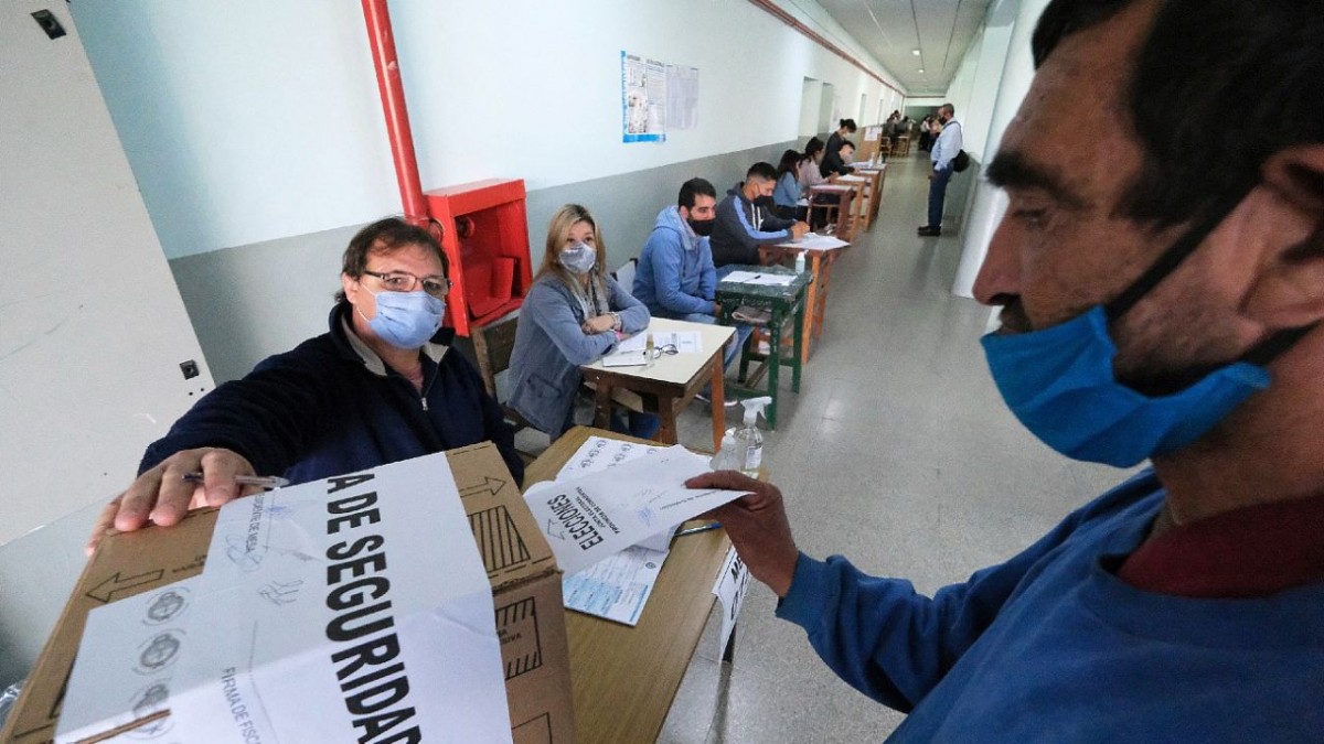Elecciones 2021; cambio de protocolo para evitar filas fuera de los establecimientos
