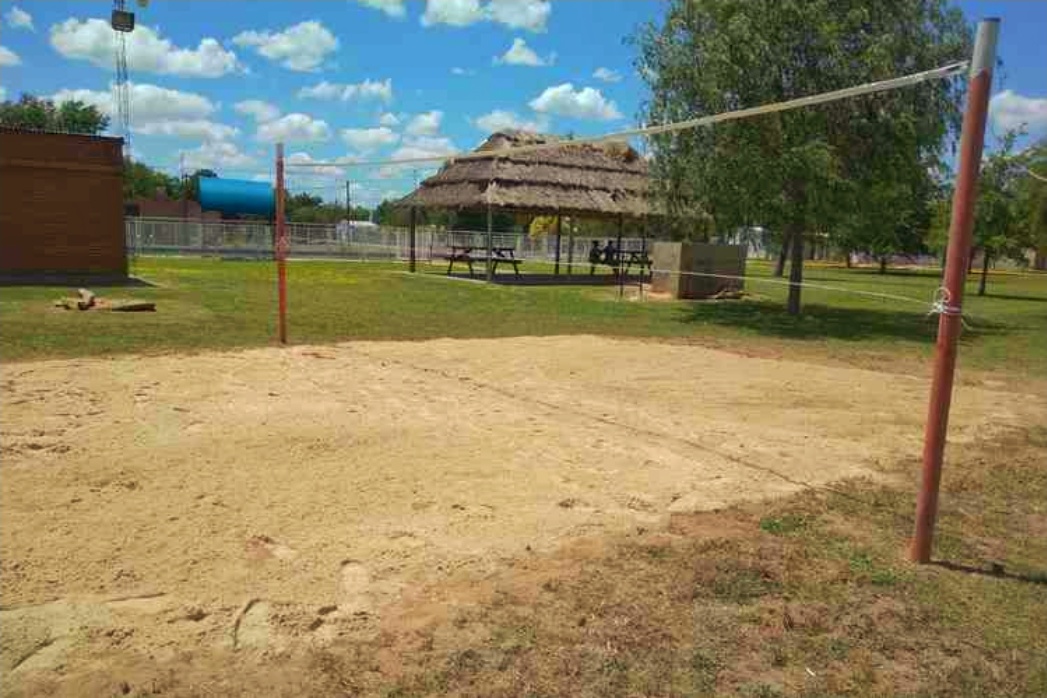 Grütly recibe la temporada estival con mejoras en el predio de la pileta comunal