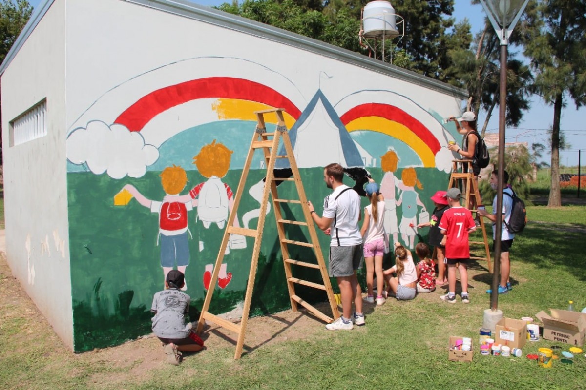VacacionArte; niños y niñas de Franck plasmaron lo vivido durante este verano, en un colorido mural