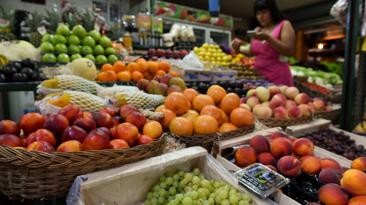 Pese a los controles, los alimentos no dan tregua y acumulan un alza del 10% en los últimos tres meses