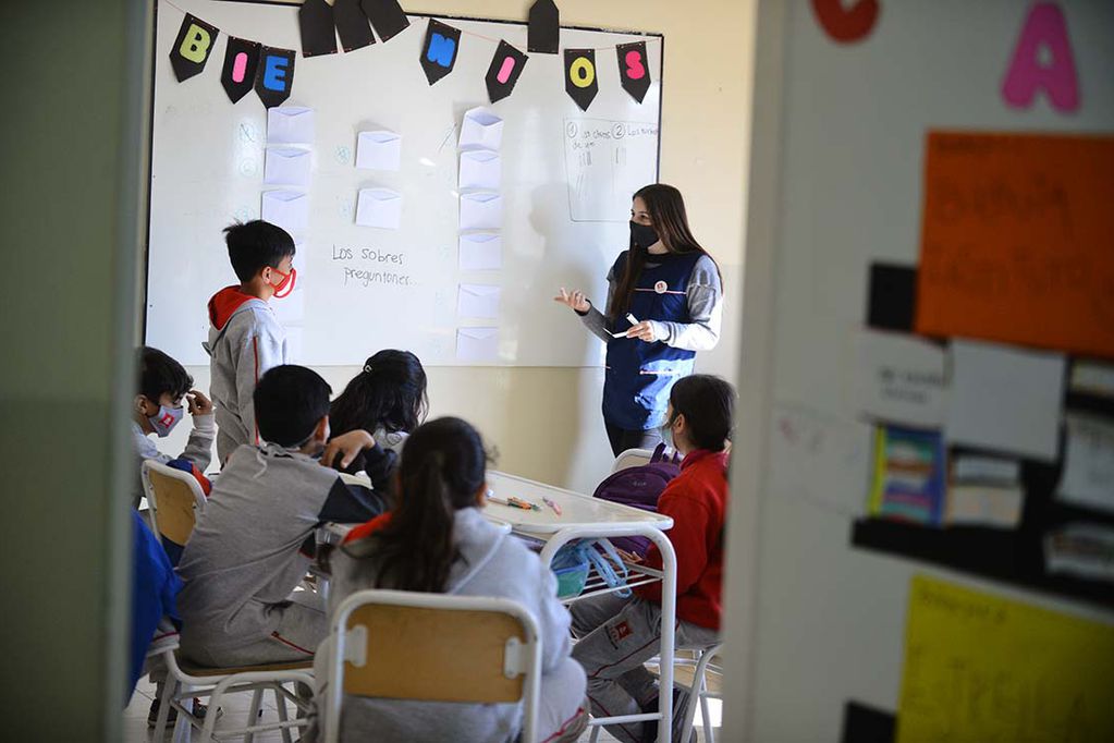 Retorno a clases; hasta cuándo será obligatorio el uso de barbijos en las aulas