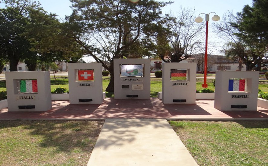 Fiestas patronales: en honor a San Juan Bautista Grutly celebra 135 años de historia