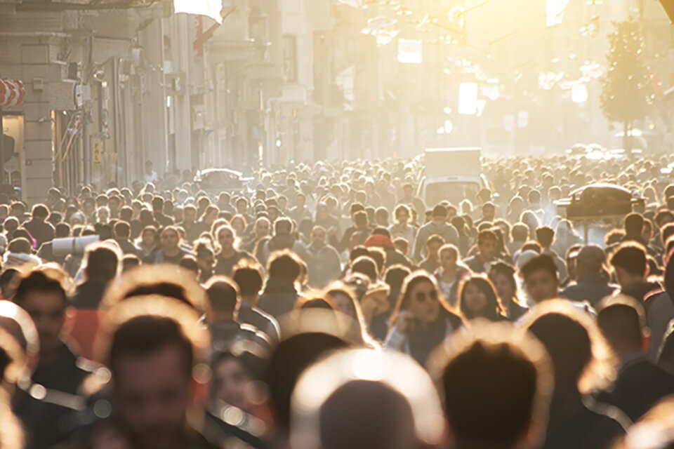 Cuántas personas hay en el mundo y cuál es el país más poblado?
