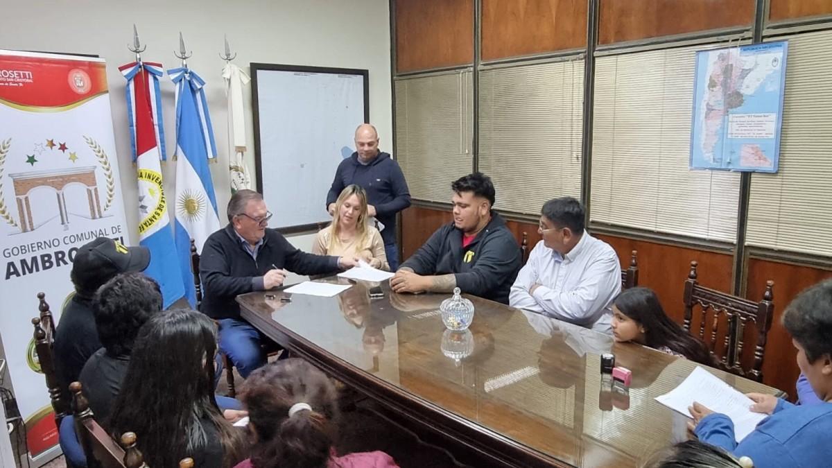 A través del Programa “Superarse” el Senador Provincial Felipe Michlig dio apoyo a microemprendedores