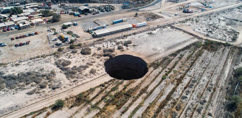 Misterio en torno al gigantesco agujero que ha aparecido de la nada en Chile