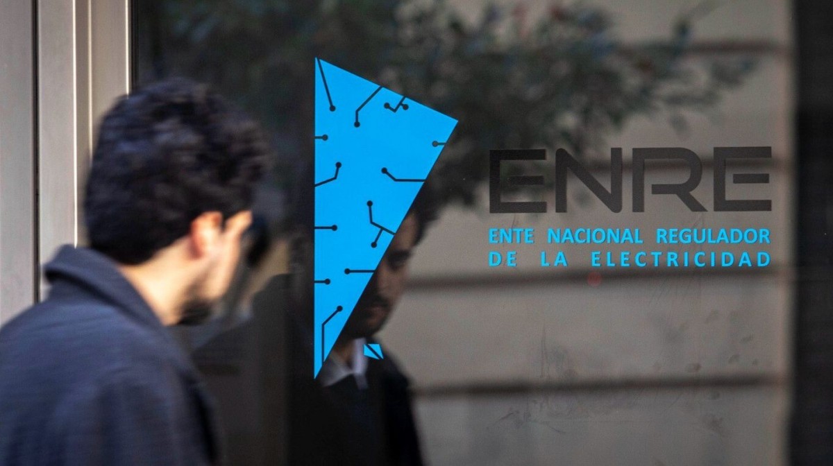 Aseguran que unas 18.000 personas se bajaron del subsidio para poder comprar dólares