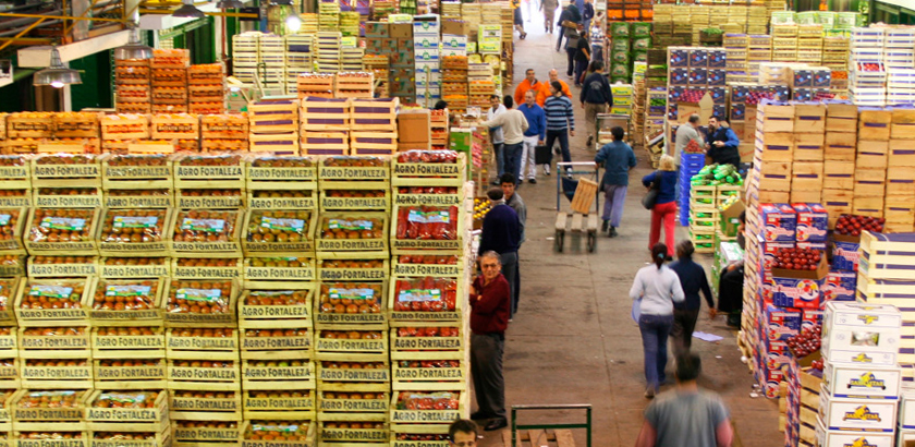 Aseguran que los consumidores pagan por frutas y verduras seis veces más que lo que cobran los productores