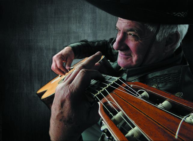 En Rosario distinguen a Orlando Vera Cruz como Doctor Honoris Causa de la UNR