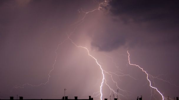 Mas de la mitad del país en alerta por tormentas