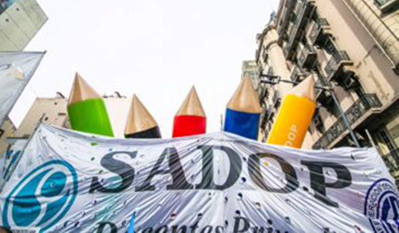 Los estatales y los docentes privados aceptaron la oferta salarial del gobierno