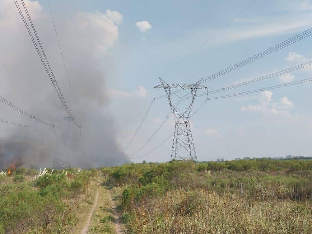 Posible sabotaje: más de 52 mil usuarios siguen sin luz