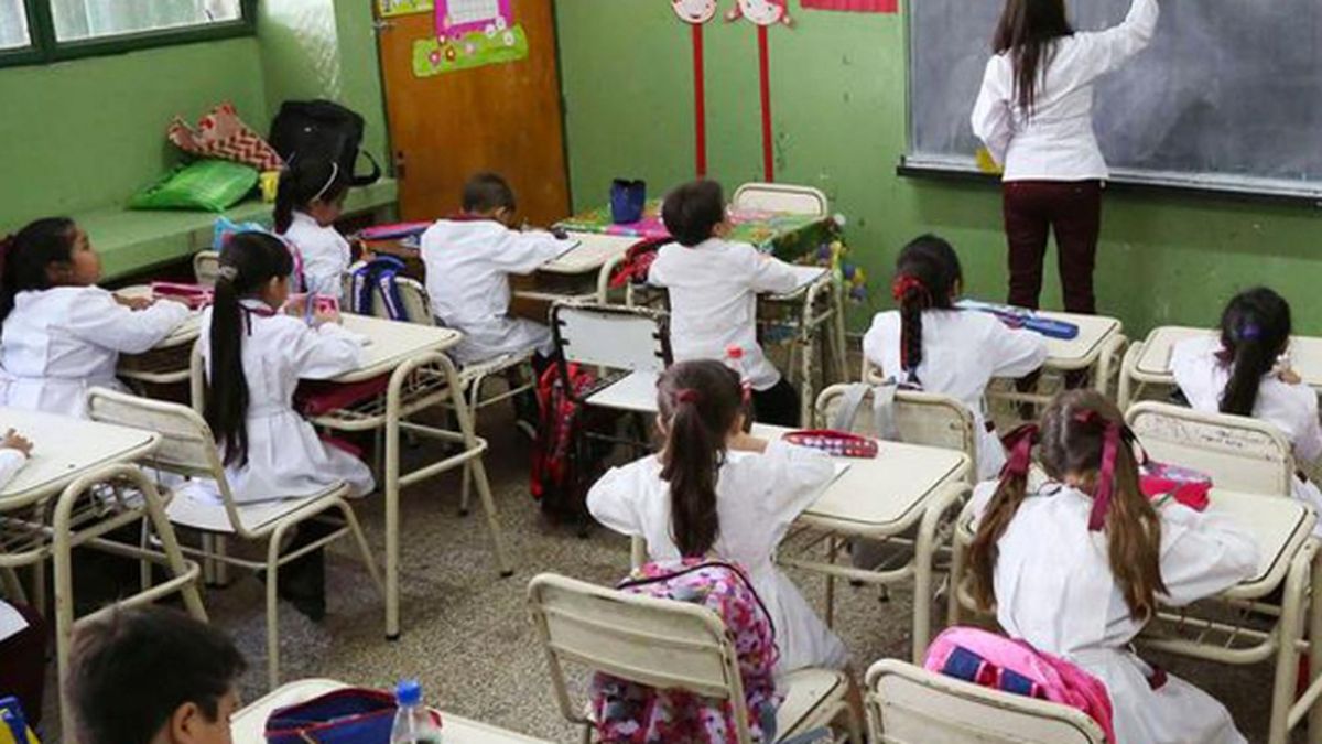 Santa Fe: prevén que para agosto todas las escuelas primarias de la provincia tendrán jornada extendida