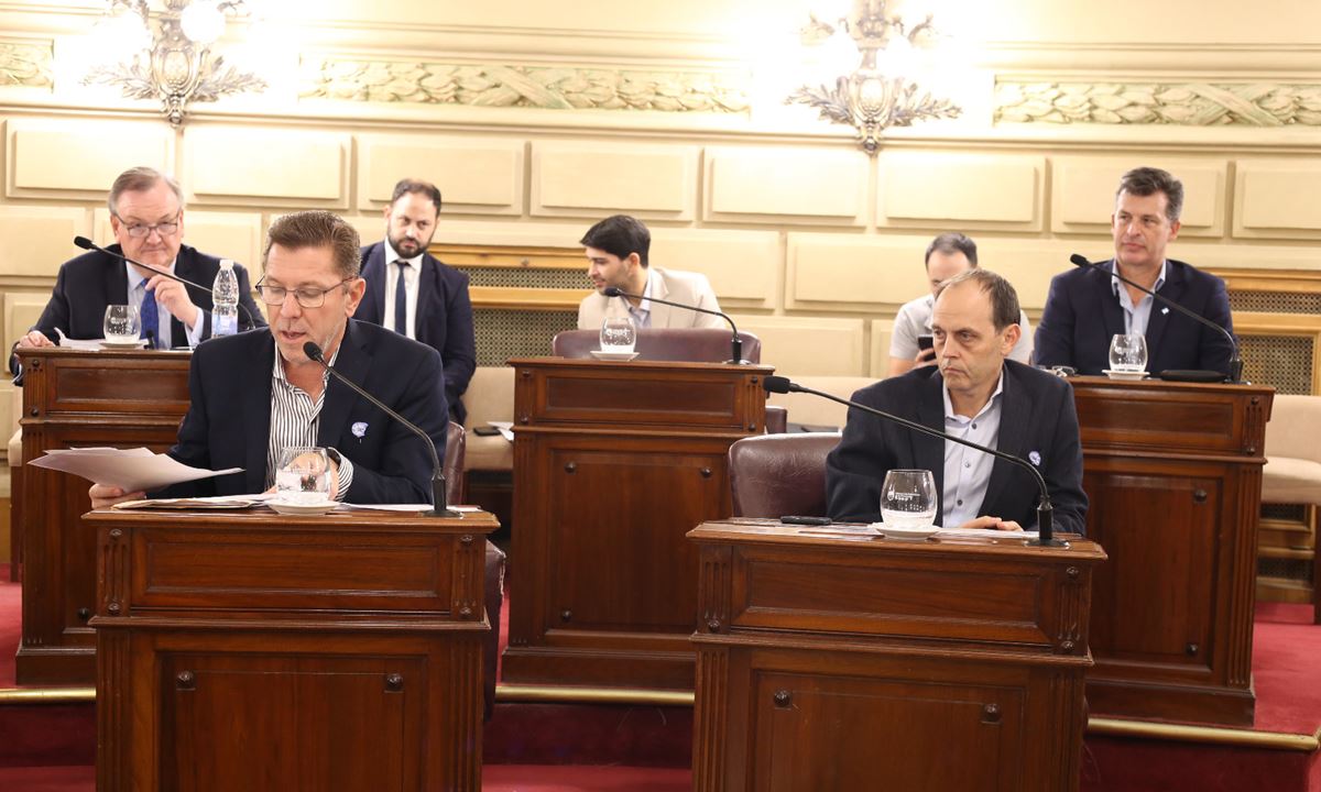 Solicitan explicaciones por “sobrefacturación de la EPE” mientras citan al Pte. de la empresa Mauricio Caussi