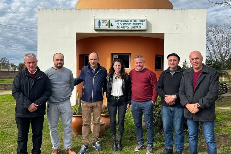 Grütly: el director de ENACOM visitó la Cooperativa de Teléfonos y Servicios Públicos