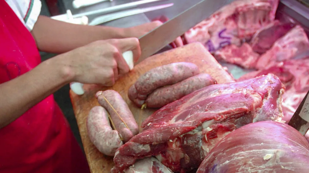Vacas con menos kilos a faena y escasa oferta:el precio de la carne aumentó más del 20%