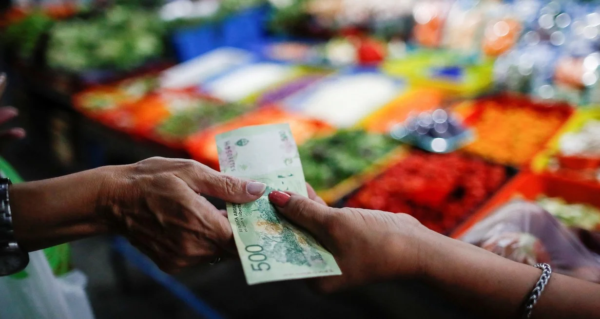 Nuevo récord: la inflación de agosto fue del 12,4% y llegó al 124,4% interanual