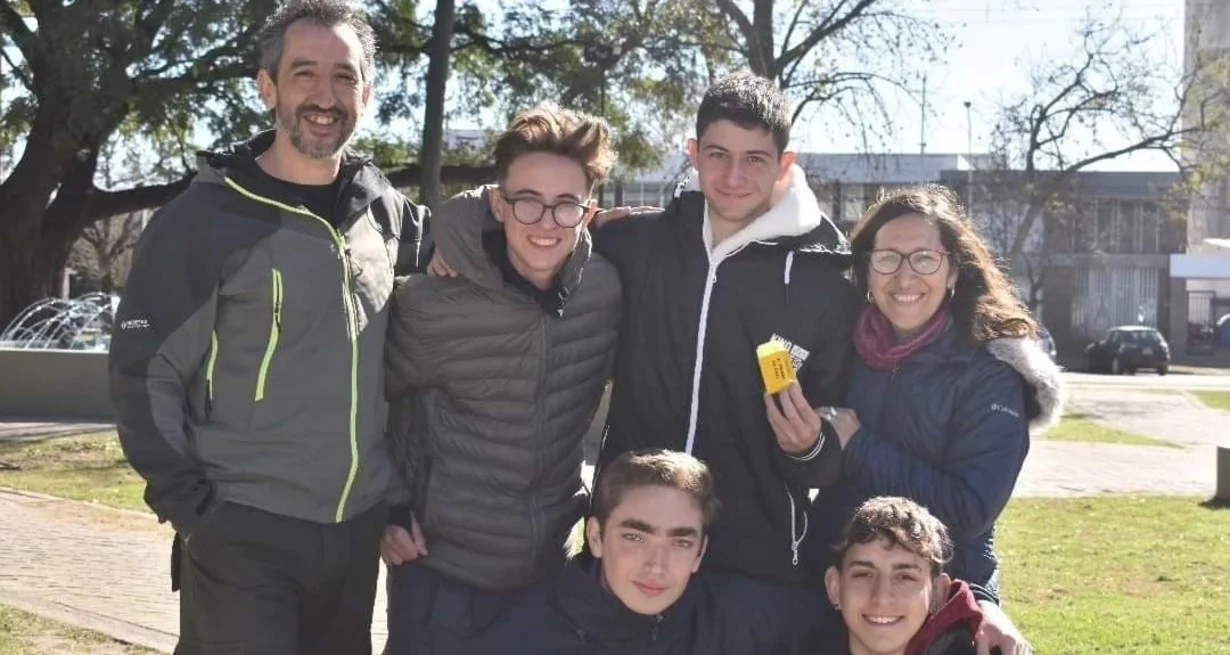 Estudiantes de una escuela pública santafesina lanzarán un satélite fabricado por ellos mismos