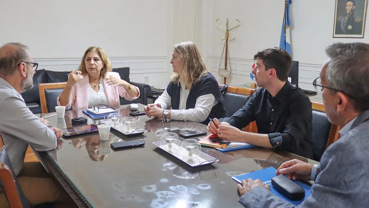 Equipos Técnicos de Pullaro solicitan detalles sobre salud en la Transición de Santa Fe