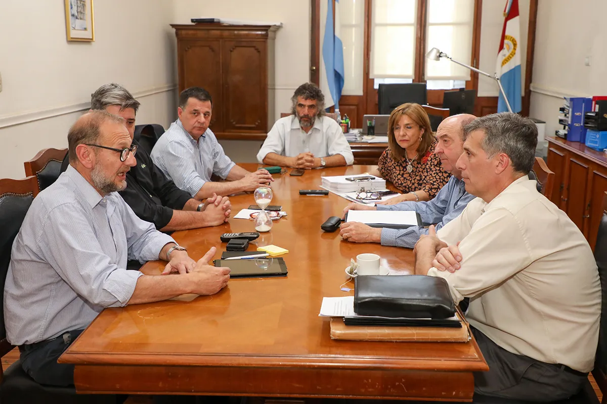 Transición en Santa Fe: se realizó la reunión por la EPE y Aguas Santafesinas