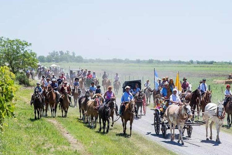 La Cabalgata por la Fe y la Unión de los Pueblos inició su recorrido por Las Colonias
