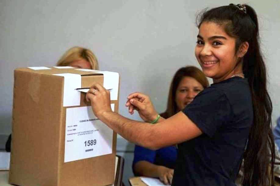 Más de un millón de adolescentes votarán en el balotaje presidencial