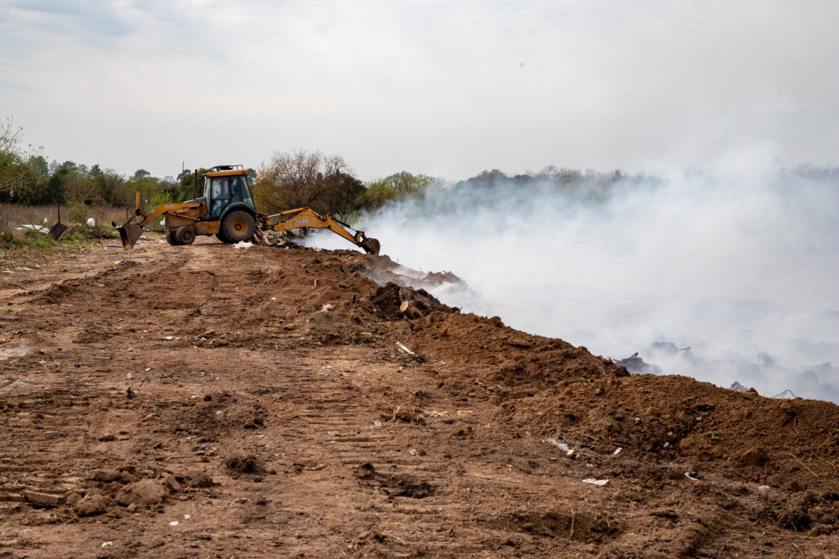 El municipio trabaja a destajo para apagar el fuego y normalizar la situación