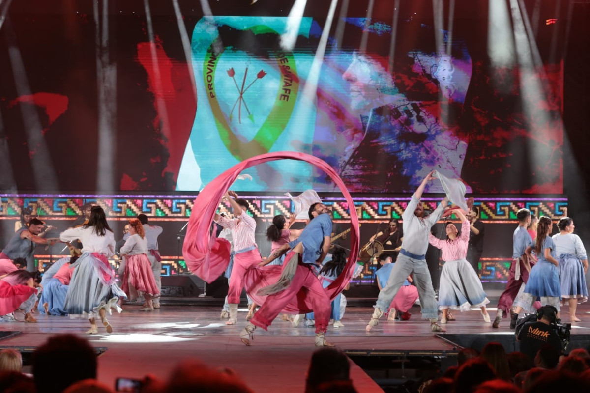 La Delegación Oficial Santafesina deslumbró y fue aplaudida de pie en el Festival de Folclore de Cosquín