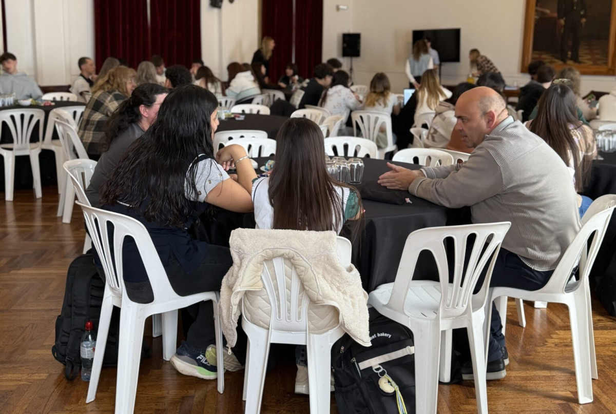 Fondo Joven de Acción Climática: se realizó el Taller de Speech en el Salón Blanco
