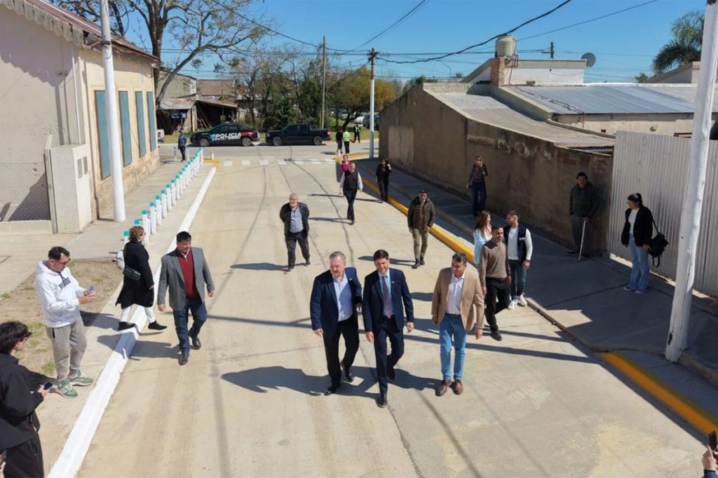 En San Cristóbal fue inaugurada la obra de pavimento frente al Jardín de Infantes de la E.N.S. N° 40 “Mariano Moreno”